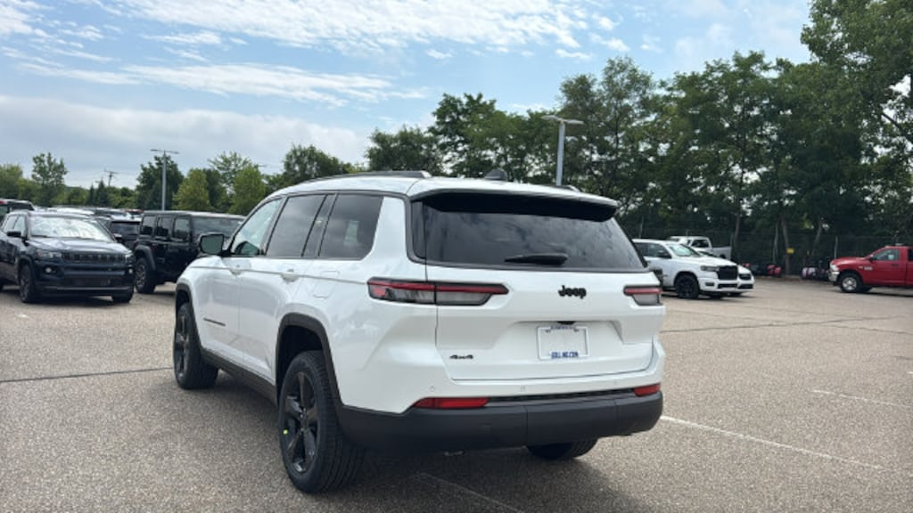 New 2026 Jeep Grand Cherokee L LIMITED 4X4 Sport Utility
