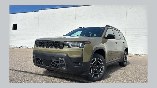 Used 2026 Jeep Cherokee Laredo SUV