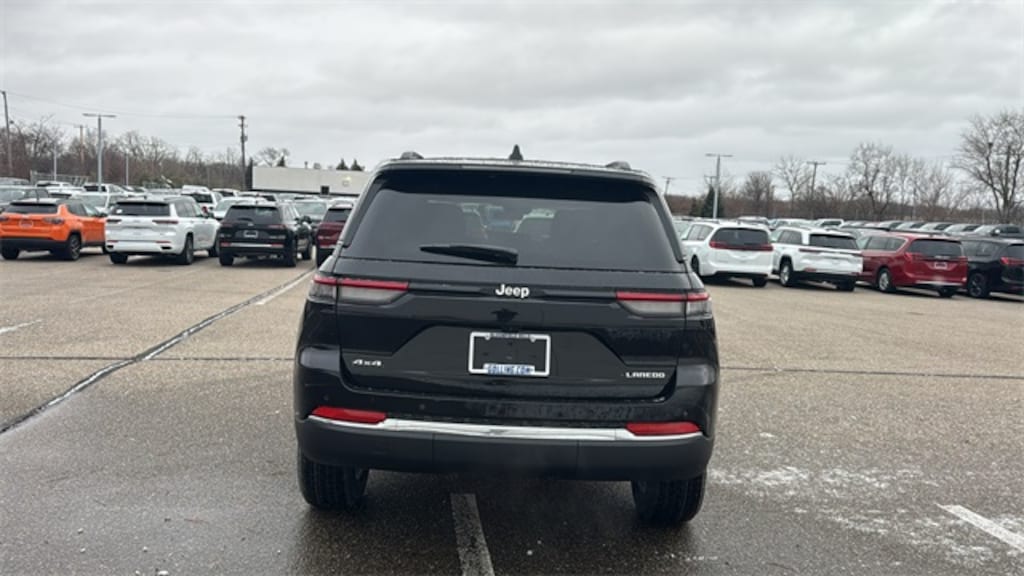 New 2025 Jeep Grand Cherokee Laredo Sport Utility