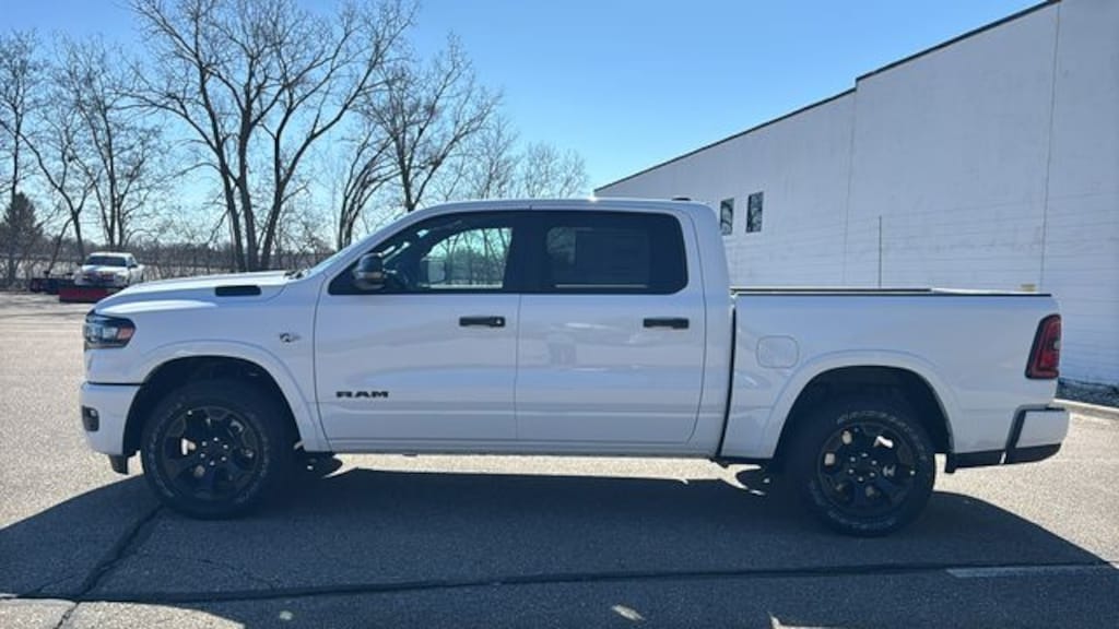 New 2026 Ram 1500 BIG HORN CREW CAB 4X4 5'7 BOX Pickup