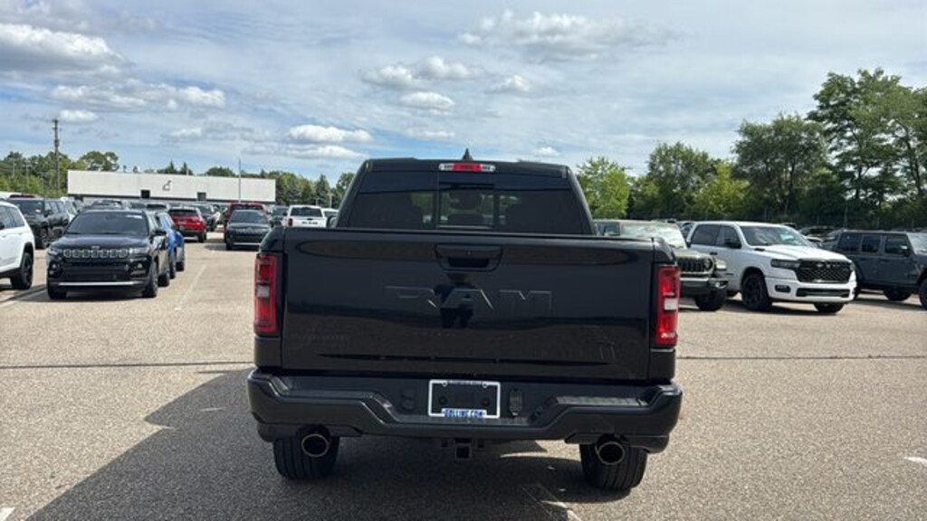 New 2027 Ram 1500 LARAMIE CREW CAB 4X4 5'7 BOX Pickup
