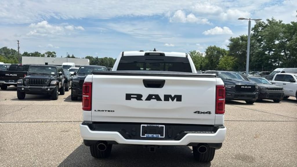 New 2026 Ram 1500 LIMITED CREW CAB 4X4 5'7 BOX Pickup