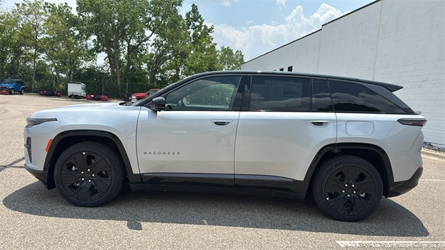 Used 2025 Jeep Wagoneer S Launch Edition with VIN 3C4RJNAK8ST589421 for sale in Bloomfield Township, MI
