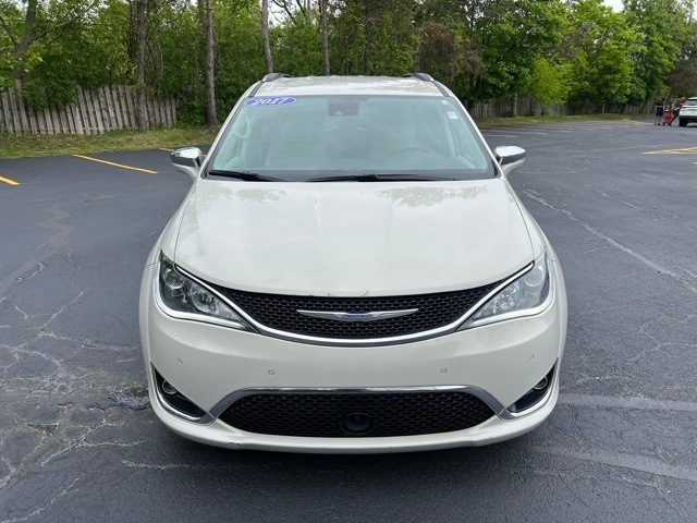 Certified 2017 Chrysler Pacifica Limited with VIN 2C4RC1GG3HR683482 for sale in Bloomfield, MI
