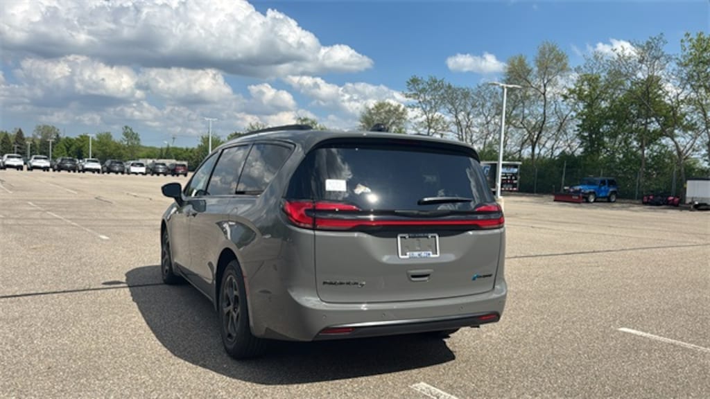 New 2025 Chrysler Pacifica Hybrid PACIFICA PLUG-IN HYBRID S APPEARANCE Passenger Van