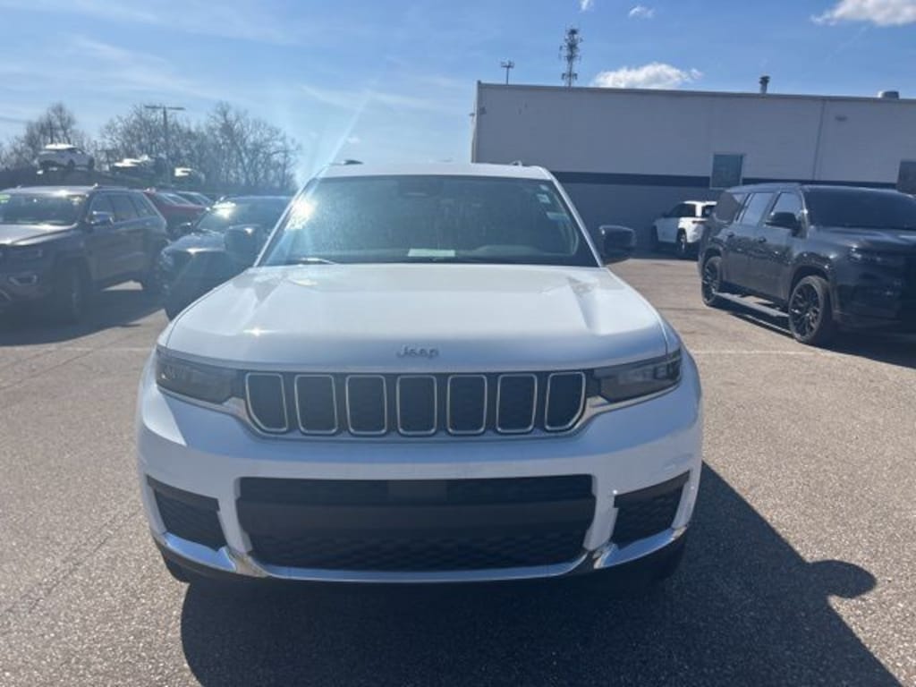 Certified 2024 Jeep Grand Cherokee L Laredo SUV