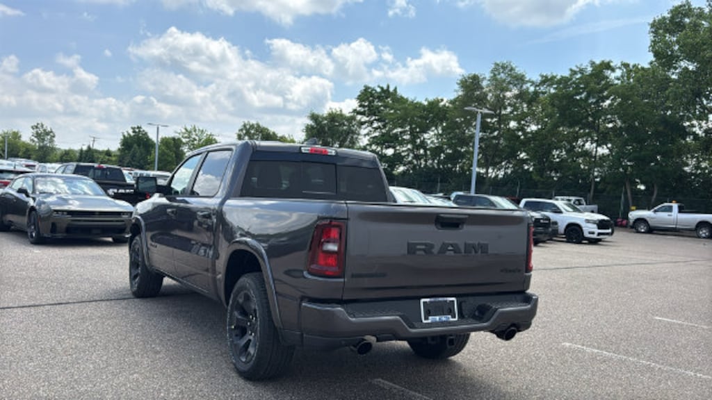 New 2026 Ram 1500 BIG HORN CREW CAB 4X4 5'7 BOX Pickup