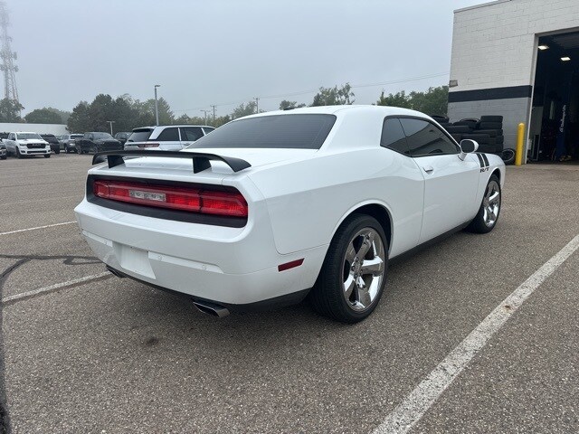 2013 Dodge Challenger R/T photo 4