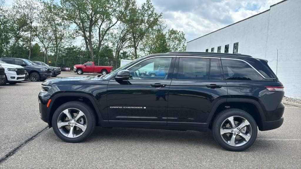 New 2026 Jeep Grand Cherokee LIMITED 4X4 Sport Utility
