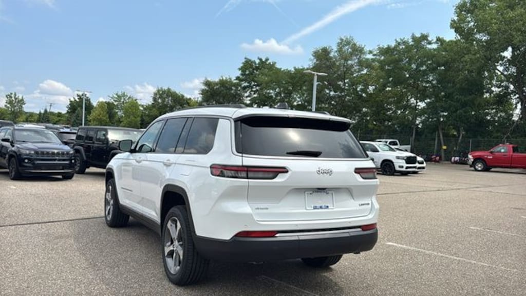 New 2026 Jeep Grand Cherokee L LIMITED 4X4 Sport Utility