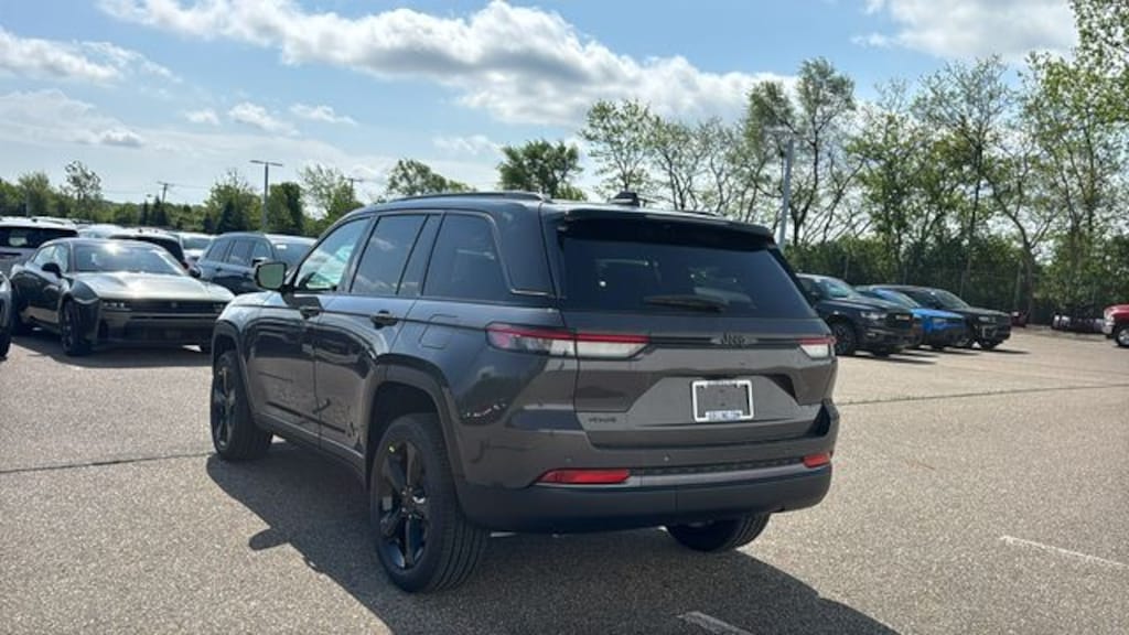New 2026 Jeep Grand Cherokee LIMITED 4X4 Sport Utility