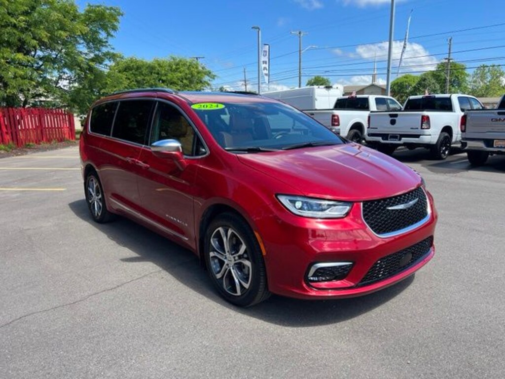 Certified 2024 Chrysler Pacifica Pinnacle Minivan/Van