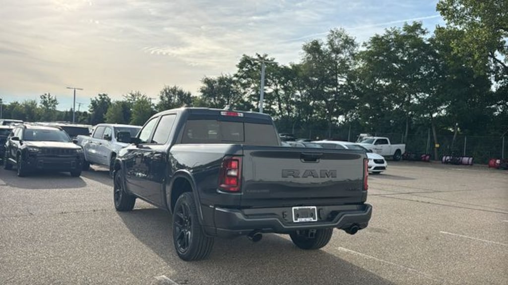 New 2027 Ram 1500 LARAMIE CREW CAB 4X4 5'7 BOX Pickup