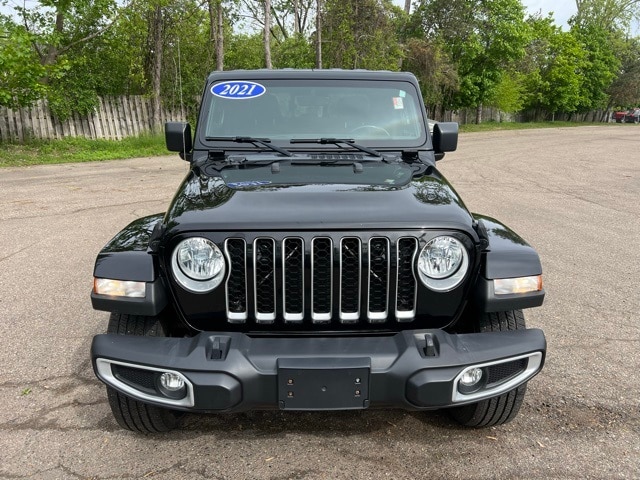 Used 2021 Jeep Gladiator Overland with VIN 1C6HJTFG9ML552212 for sale in Bloomfield, MI
