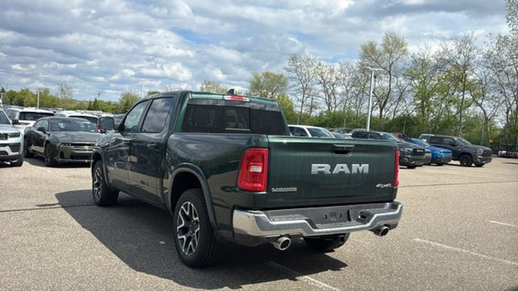 New 2026 Ram 1500 LARAMIE CREW CAB 4X4 5'7 BOX Pickup