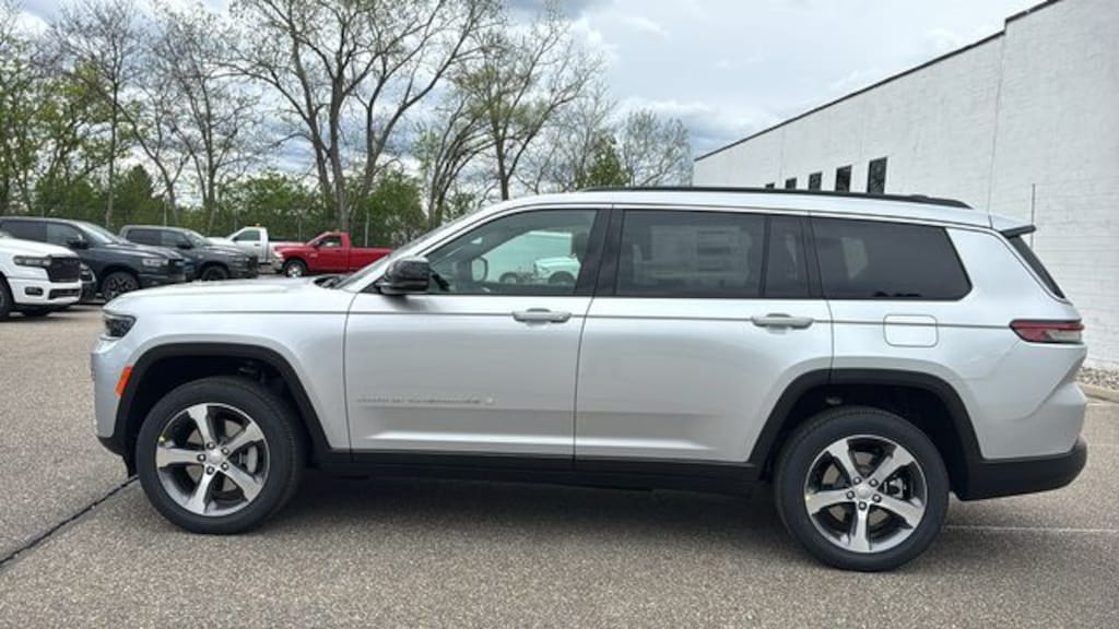 New 2026 Jeep Grand Cherokee L LIMITED 4X4 Sport Utility