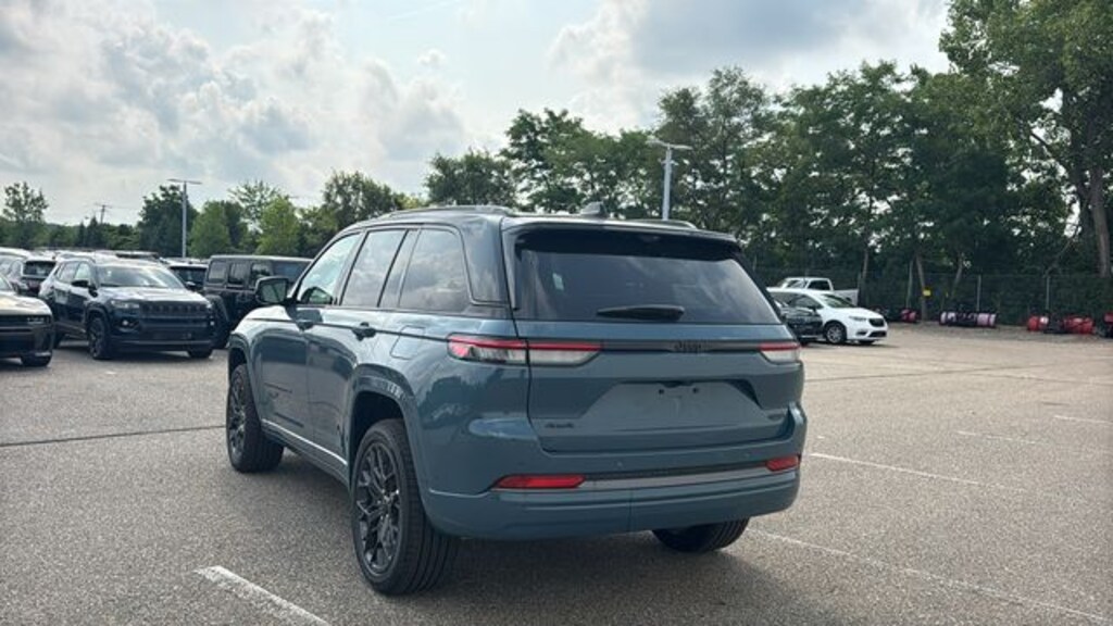 New 2026 Jeep Grand Cherokee SUMMIT 4X4 Sport Utility