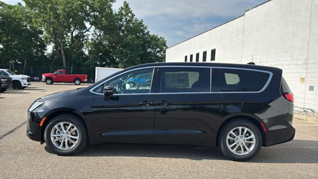 New 2027 Chrysler Pacifica SELECT Passenger Van