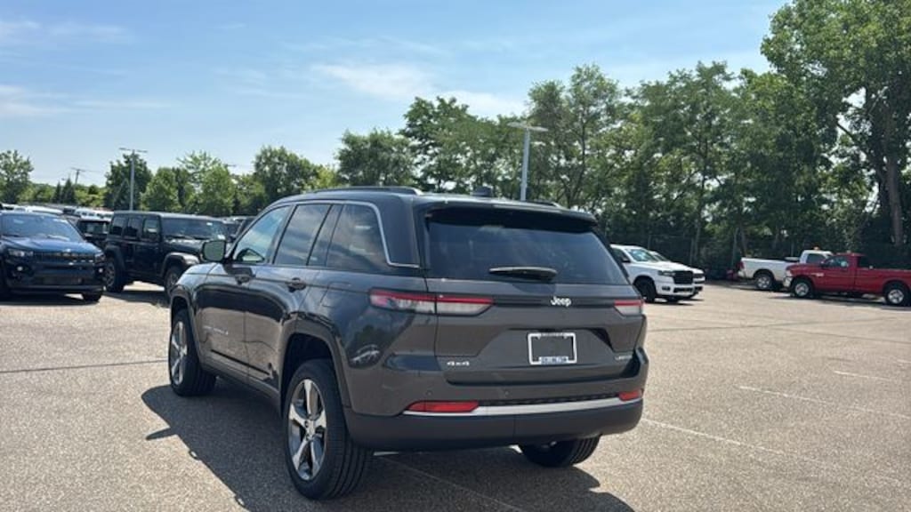 New 2026 Jeep Grand Cherokee LIMITED 4X4 Sport Utility