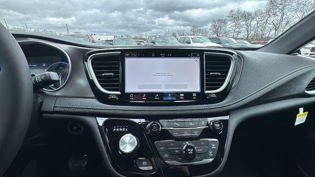 2026 Chrysler Pacifica Select - Photo 22