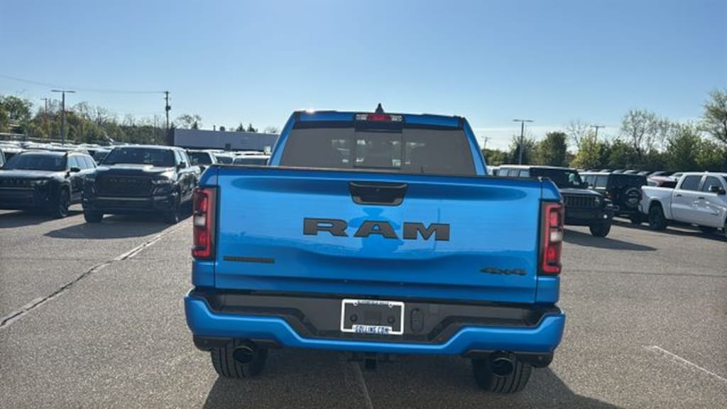 New 2026 Ram 1500 BIG HORN CREW CAB 4X4 5'7 BOX Pickup