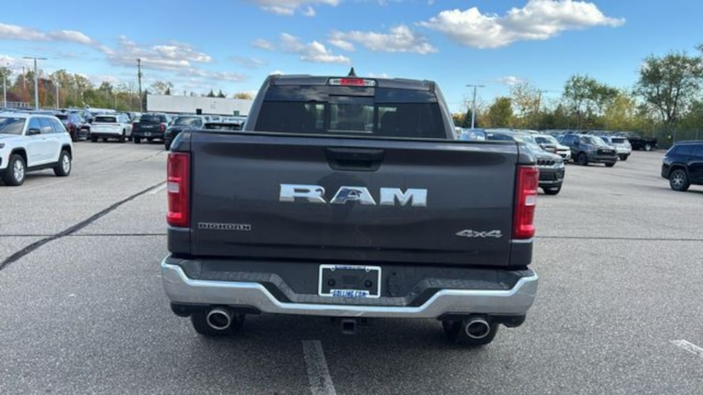 New 2026 Ram 1500 BIG HORN CREW CAB 4X4 5'7 BOX Pickup