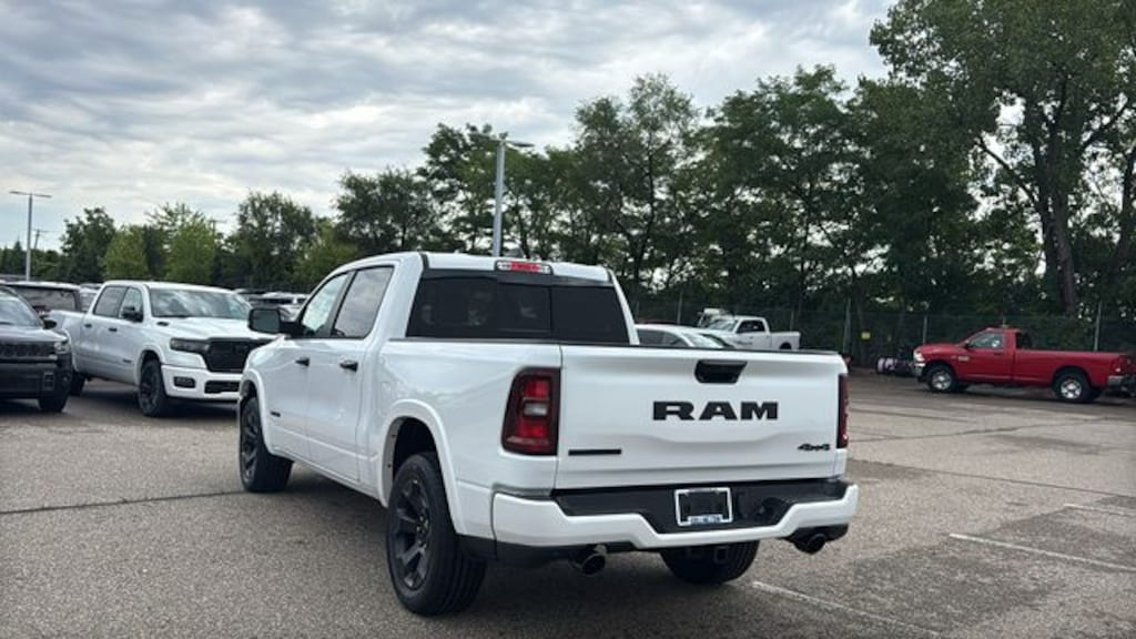 New 2027 Ram 1500 BIG HORN CREW CAB 4X4 5'7 BOX Pickup