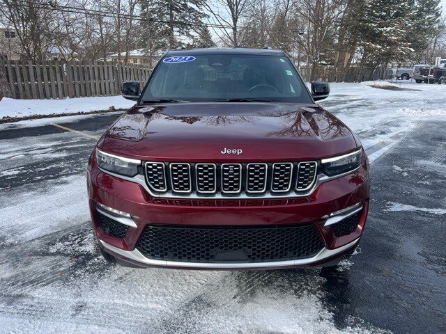 2023 Jeep Grand Cherokee Summit photo 2