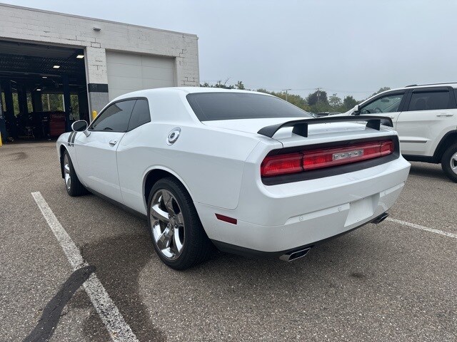 2013 Dodge Challenger R/T photo 3