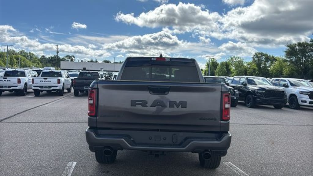 New 2026 Ram 1500 LARAMIE CREW CAB 4X4 5'7 BOX Pickup