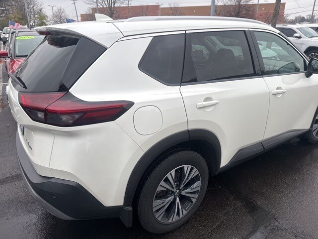 2021 Nissan Rogue SV photo 2