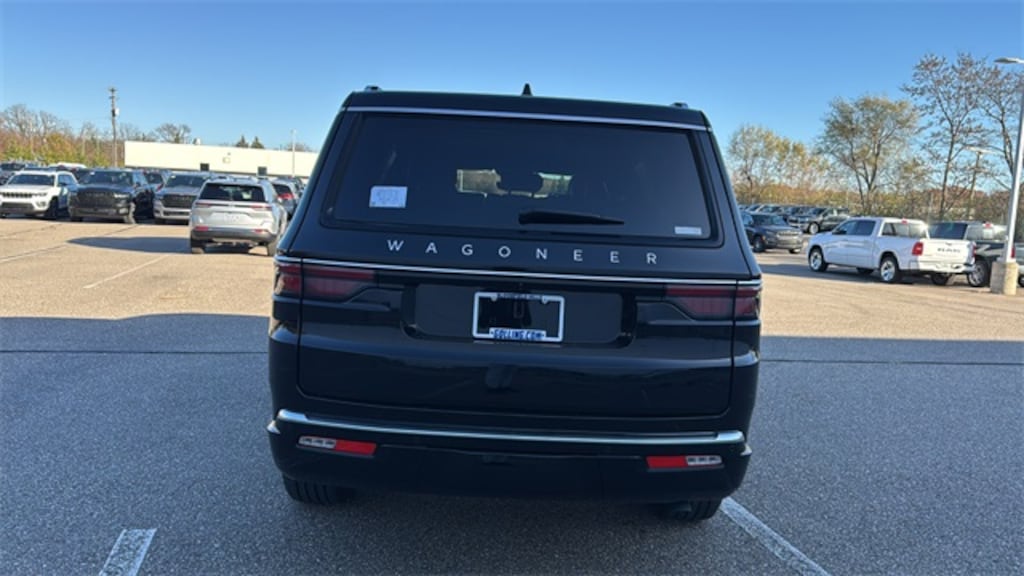 New 2025 Jeep Wagoneer Base Sport Utility