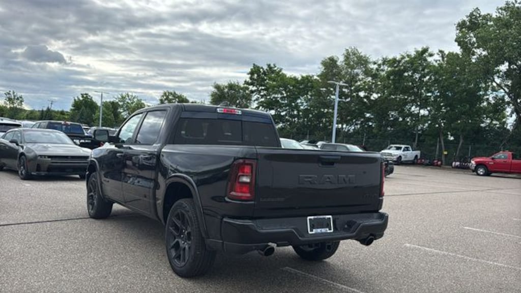 New 2026 Ram 1500 LARAMIE CREW CAB 4X4 5'7 BOX Pickup