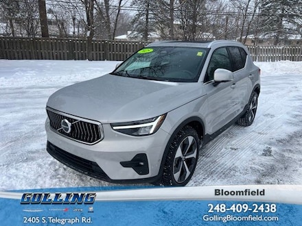2025 Volvo XC40 B5 Plus Bright Theme SUV