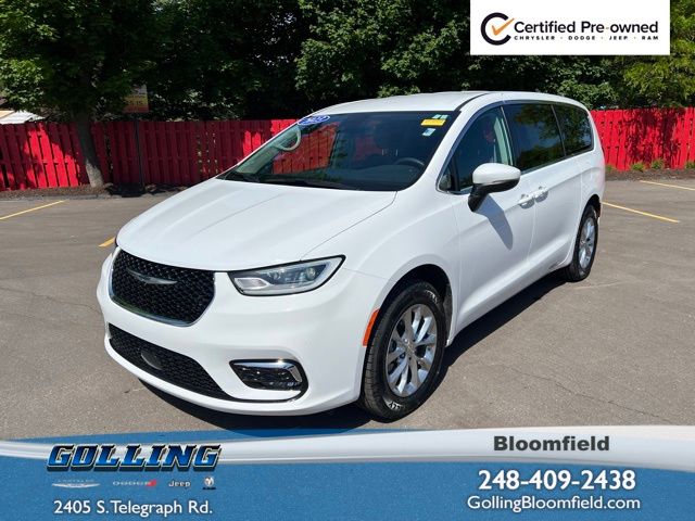2023 Chrysler Pacifica Touring L AWD's photo