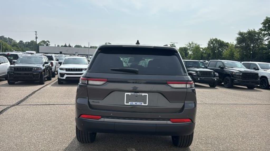 New 2026 Jeep Grand Cherokee LIMITED 4X4 Sport Utility