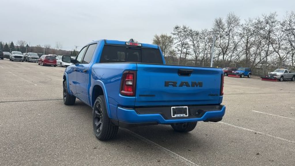 New 2026 Ram 1500 BIG HORN CREW CAB 4X4 5'7 BOX Pickup