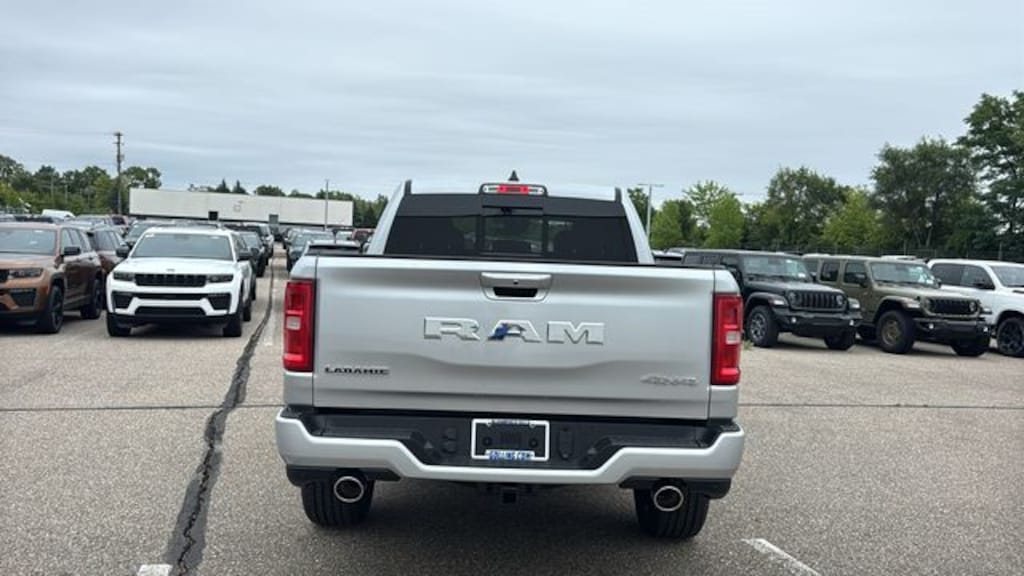 New 2027 Ram 1500 LARAMIE CREW CAB 4X4 5'7 BOX Pickup