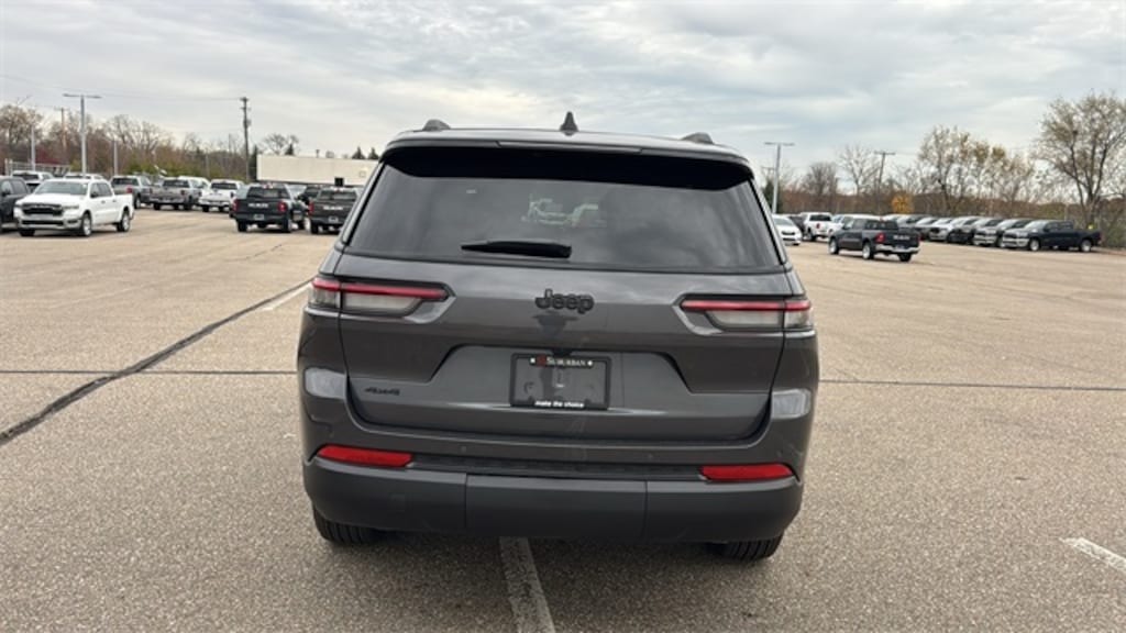 New 2025 Jeep Grand Cherokee L Laredo Sport Utility