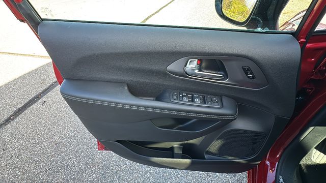 2026 Chrysler Pacifica Select - Photo 10