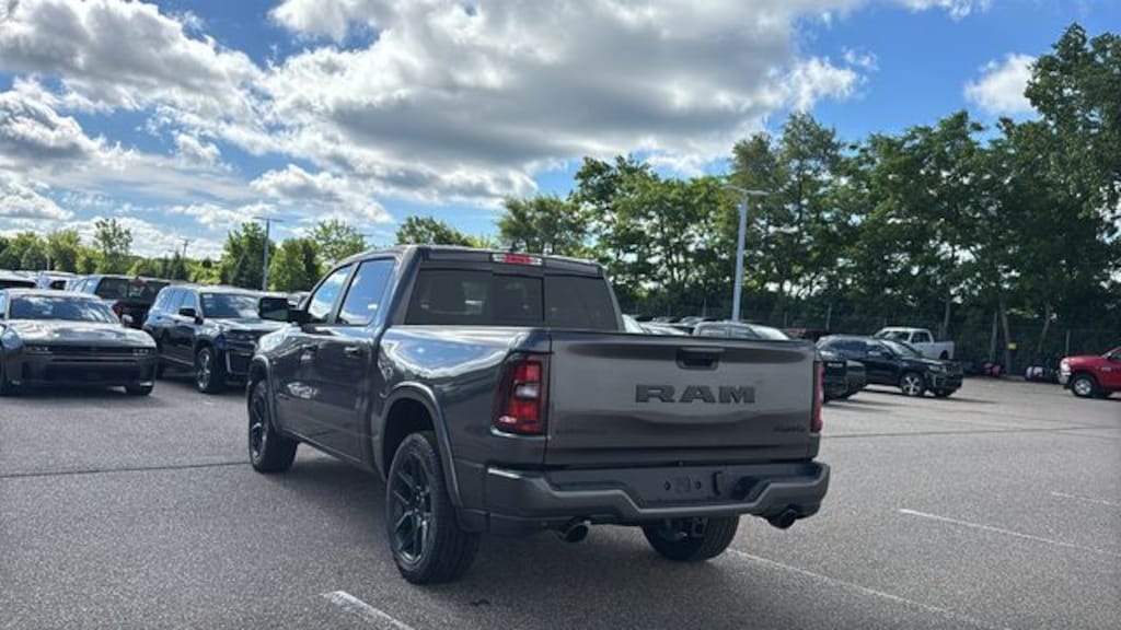 New 2026 Ram 1500 LARAMIE CREW CAB 4X4 5'7 BOX Pickup