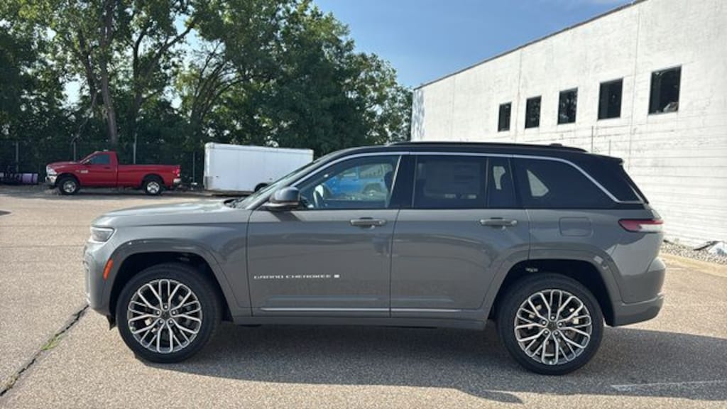 New 2027 Jeep Grand Cherokee 2 Row SUMMIT 4X4 Sport Utility