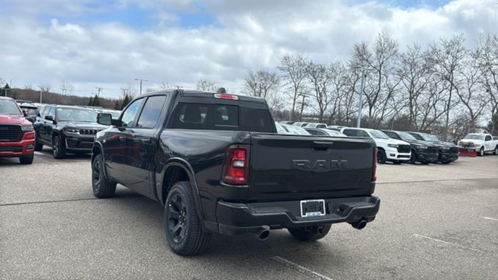 New 2026 Ram 1500 BIG HORN CREW CAB 4X4 5'7 BOX Pickup