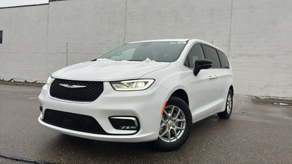 New 2026 Chrysler Pacifica SELECT Passenger Van