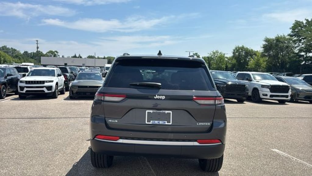 New 2026 Jeep Grand Cherokee LIMITED 4X4 Sport Utility