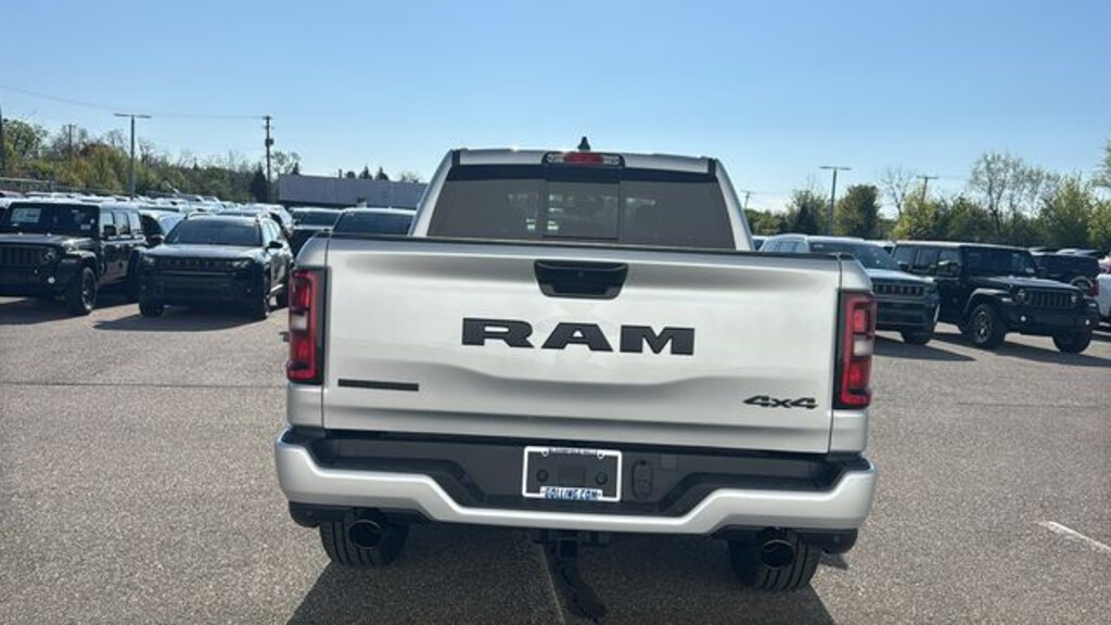 New 2026 Ram 1500 BIG HORN CREW CAB 4X4 5'7 BOX Pickup