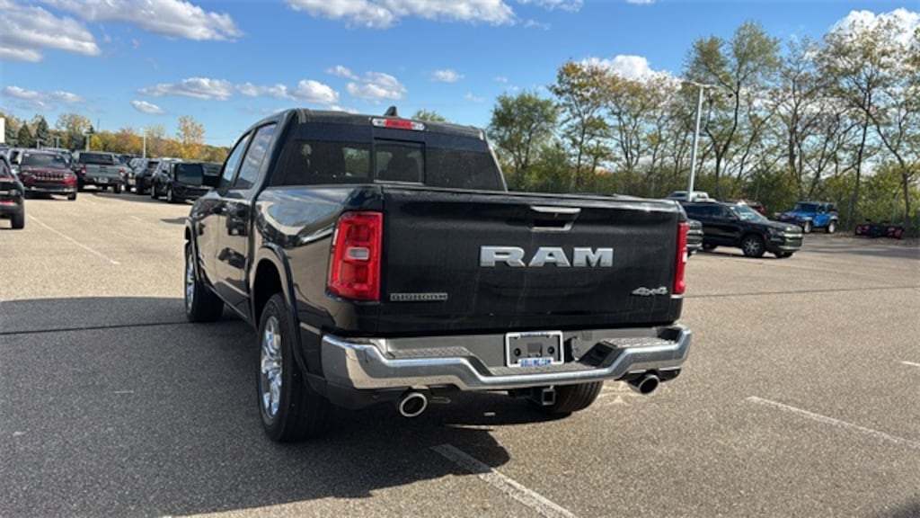 New 2026 Ram 1500 BIG HORN CREW CAB 4X4 5'7 BOX Pickup