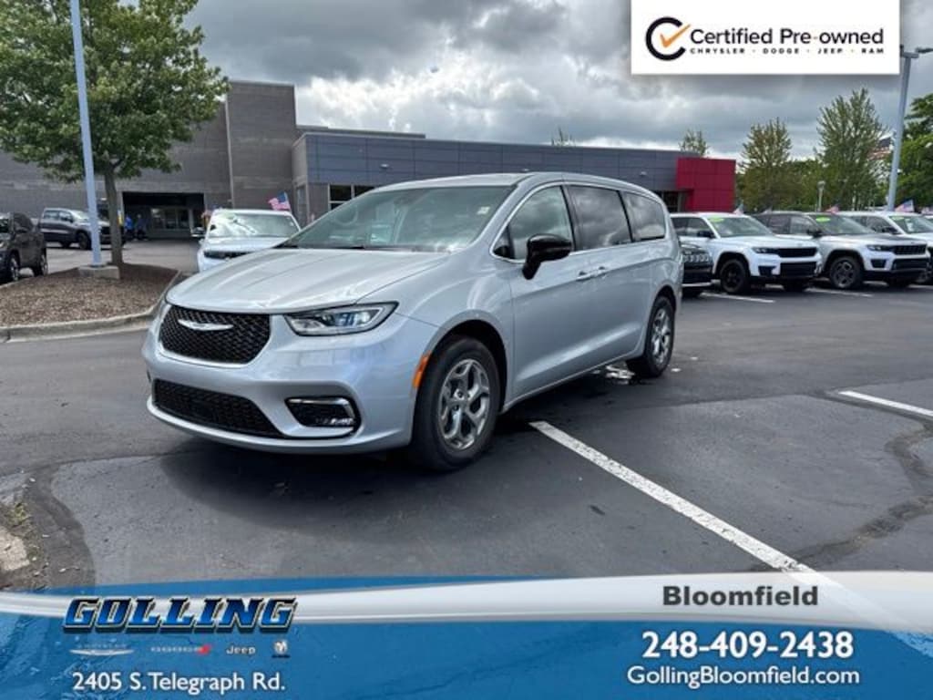 Used 2024 Chrysler Pacifica Limited Minivan/Van