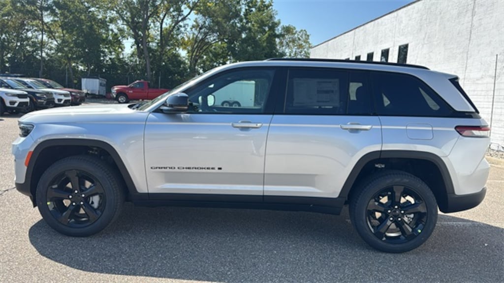 New 2025 Jeep Grand Cherokee Limited Sport Utility