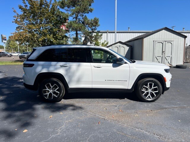 2024 Jeep Grand Cherokee Limited photo 4
